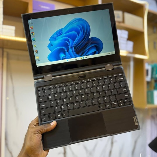 Lenovo 100e Chromebook โ Front View